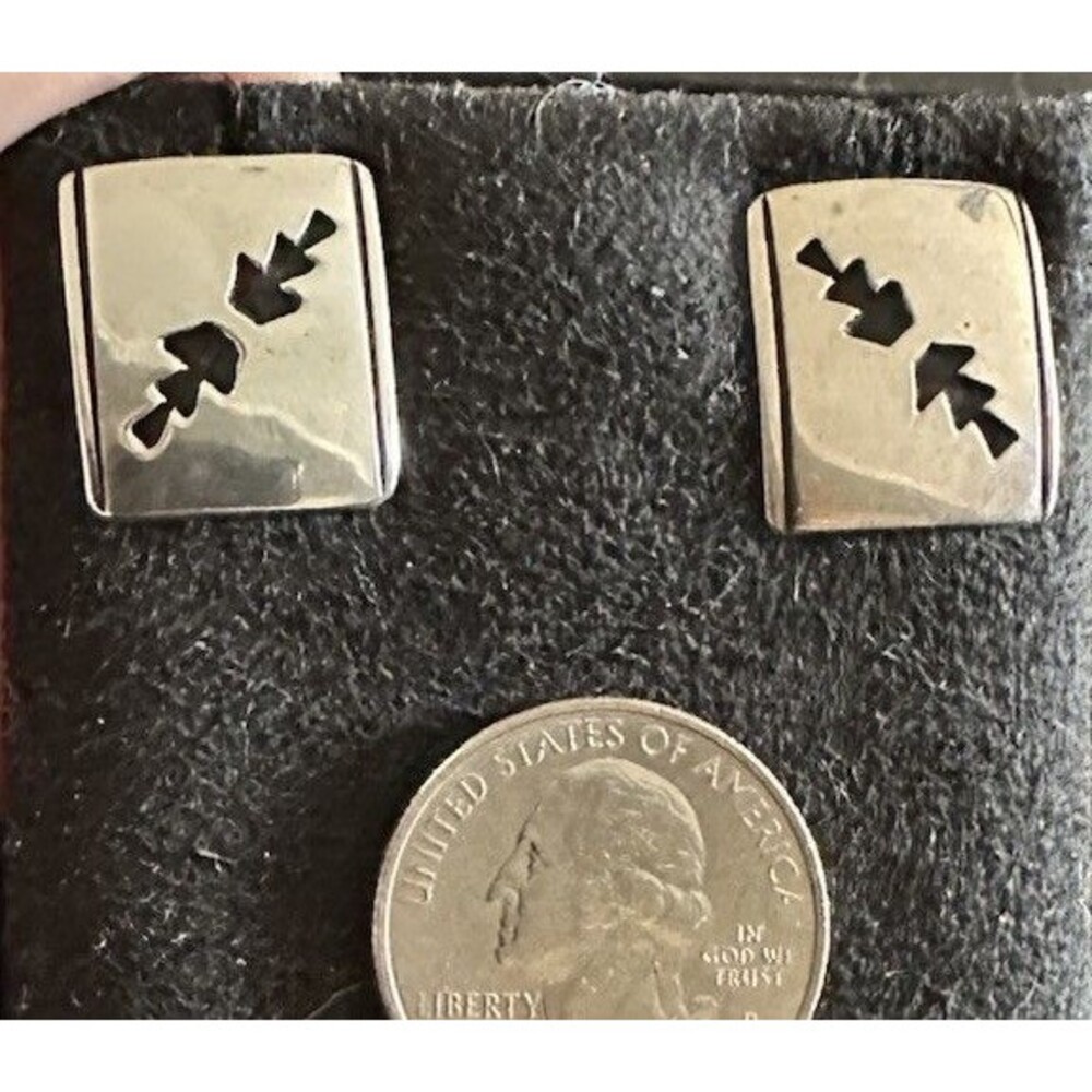 Vintage Embossed Tom Billy Navajo Sterling Silver 3/4" Earrings Signed 100%